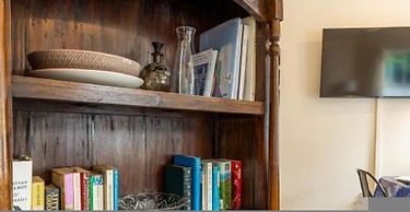 Host Stay Coastal Retreat