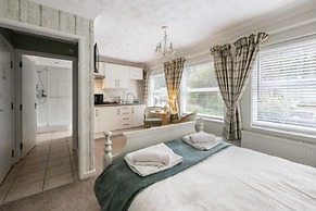 Host Stay The Saxony Garden Studio