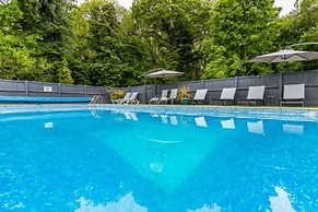 Host Stay The Saxony Garden Studio
