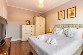 Host Stay Applegarth House