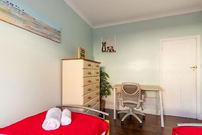 Host Stay Applegarth House