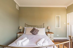 Host Stay Applegarth House