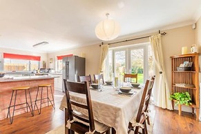 Host Stay Applegarth House