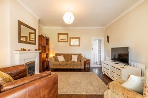 Host Stay Applegarth House