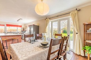 Host Stay Applegarth House