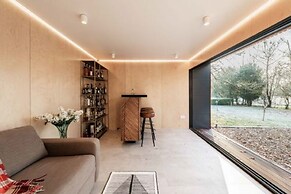 Host Stay Bressingham Lodge