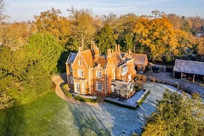 Host Stay Bressingham Lodge