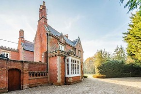 Host Stay Bressingham Lodge