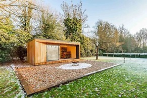 Host Stay Bressingham Lodge