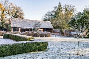 Host Stay Bressingham Lodge