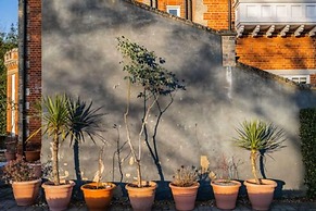 Host Stay Bressingham Lodge