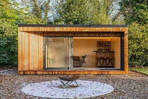 Host Stay Bressingham Lodge