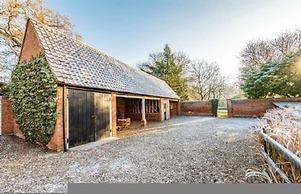 Host Stay Bressingham Lodge