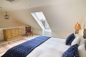 Host Stay Number Two Piglets