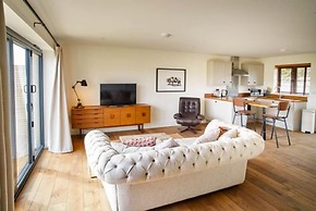 Host Stay Number Five Piglets