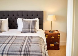 Host Stay Number Five Piglets