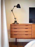 Host Stay Number Five Piglets