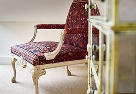 Host Stay Number One Piglets