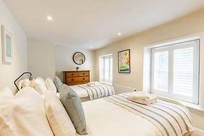 Host Stay The Old Post Office in Docking