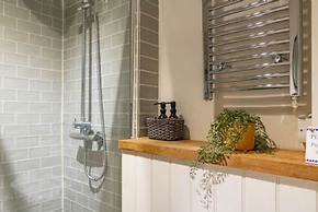 Host Stay The Old Post Office in Docking