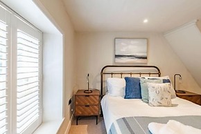 Host Stay The Old Post Office in Docking