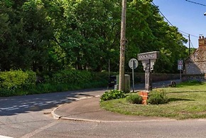 Host Stay The Old Post Office in Docking