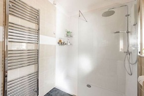 Host Stay Maple House