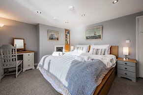 Host Stay Riverside Cottage