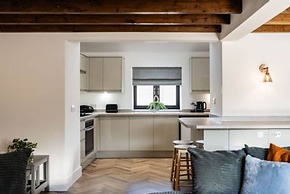 Host Stay Fender Cottage