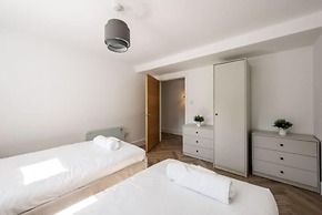 Host Stay Fender Cottage