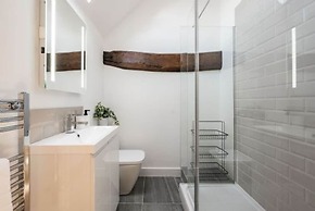 Host Stay Fender Cottage