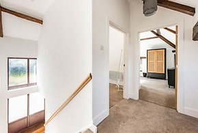 Host Stay Fender Cottage