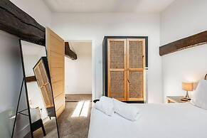 Host Stay Fender Cottage