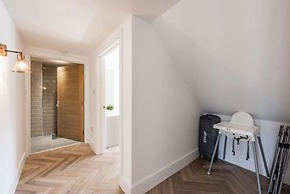 Host Stay Fender Cottage