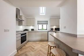 Host Stay Fender Cottage