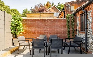 Host Stay Fender Cottage