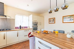 Host Stay Dragons Rest