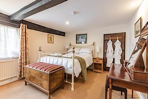 Host Stay Dragons Rest