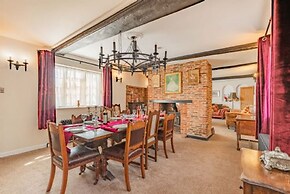 Host Stay Dragons Rest