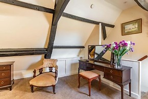 Host Stay Dragons Rest