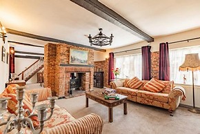 Host Stay Dragons Rest