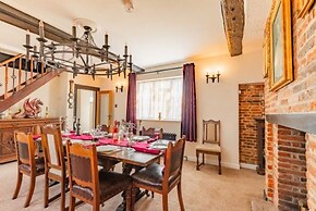 Host Stay Dragons Rest