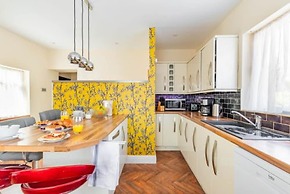 Host Stay Dragons Rest