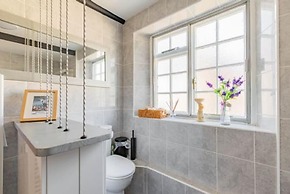 Host Stay Dragons Rest