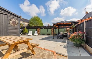 Host Stay Dragons Rest