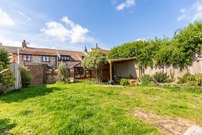 Host Stay Honeysuckle Cottage