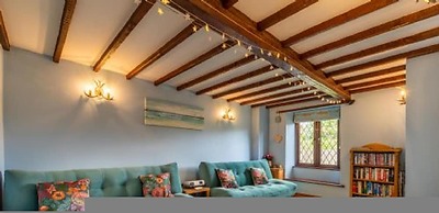 Host Stay Honeysuckle Cottage