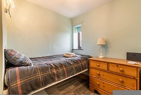 Host Stay Honeysuckle Cottage