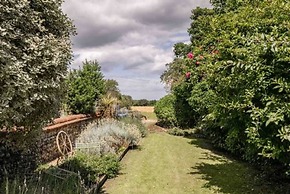 Host Stay Sandpipers