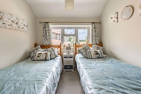 Host Stay Sandpipers